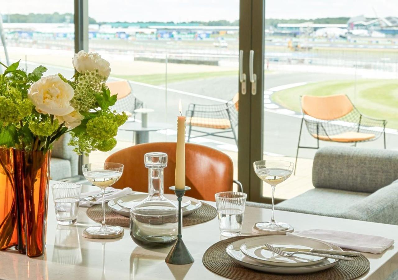 Escapade Silverstone Towcester Exterior photo